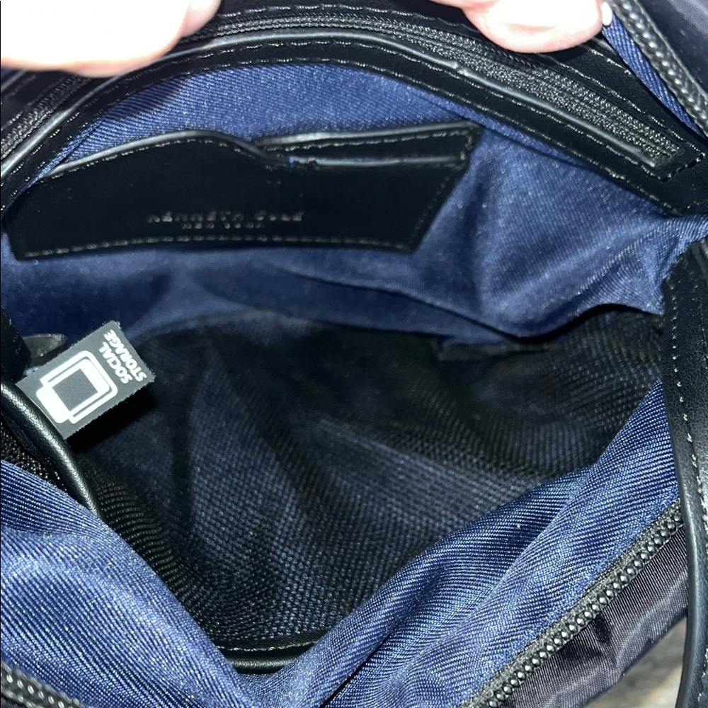 Kenneth Cole New York Vesey Crossbody Black - NWOT - Picture 6 of 13